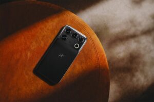 PRIMER VISTAZO AL NUEVO MOTOROLA SIGNATURE 27 EN SNAPDRAGON SUMMIT